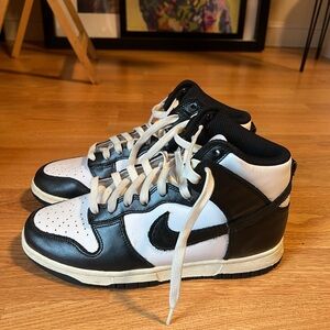 Nike Wmns Dunk High 'Vintage Black'